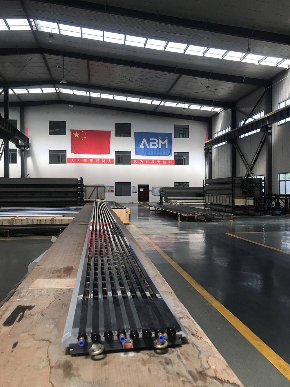 9600/1000包裝紙機(jī)超級(jí)碳化硅面板